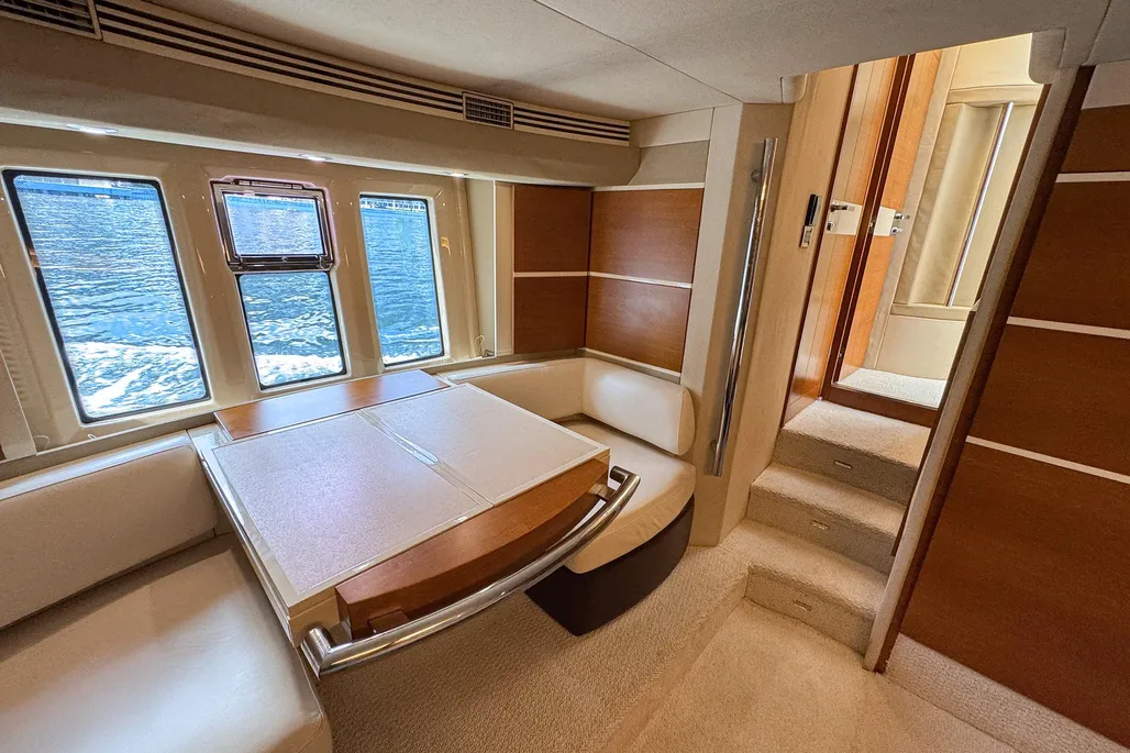 Yacht Photo 30